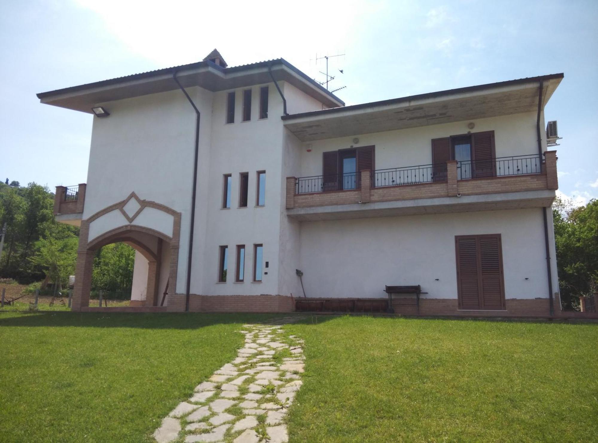 Agriturismo Za Beata Bed & Breakfast Penna Sant'Andrea ภายนอก รูปภาพ